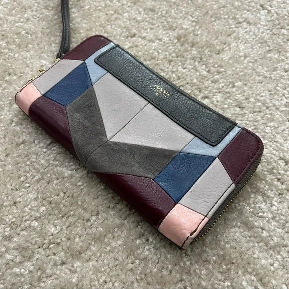 Fossil Leather Wallet Wristlet Geometric Multicolor Folding, Preowned condition - Picture 3 of 16